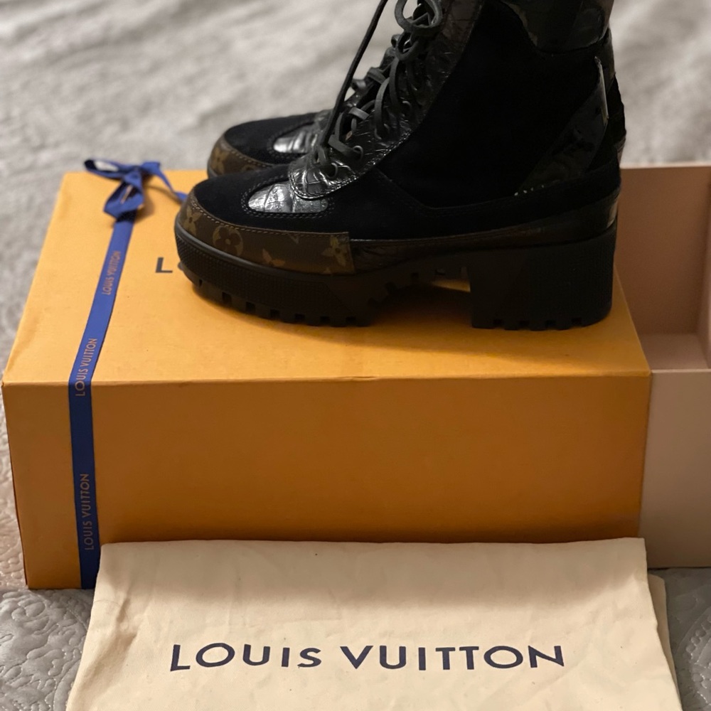 SOLD‼️‼️ Louis Vuitton Monogram Suede Combat Boots